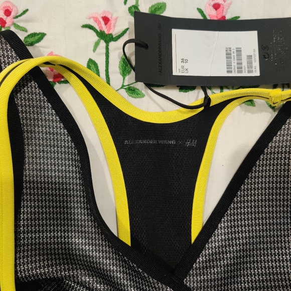 Alexander Wang & HM sports bra - Picture 3 of 8